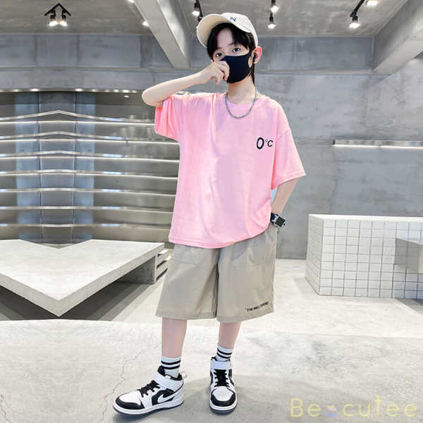 ピンク/Tシャツ+ベージュ/ショートパンツ
